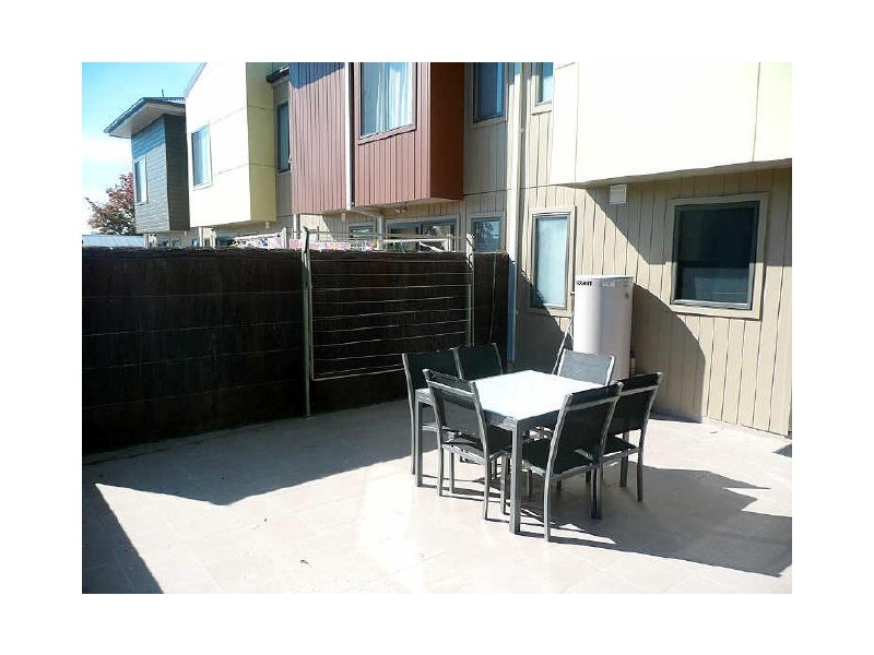 2/51 Ainsworth Street, Mawson ACT 2607