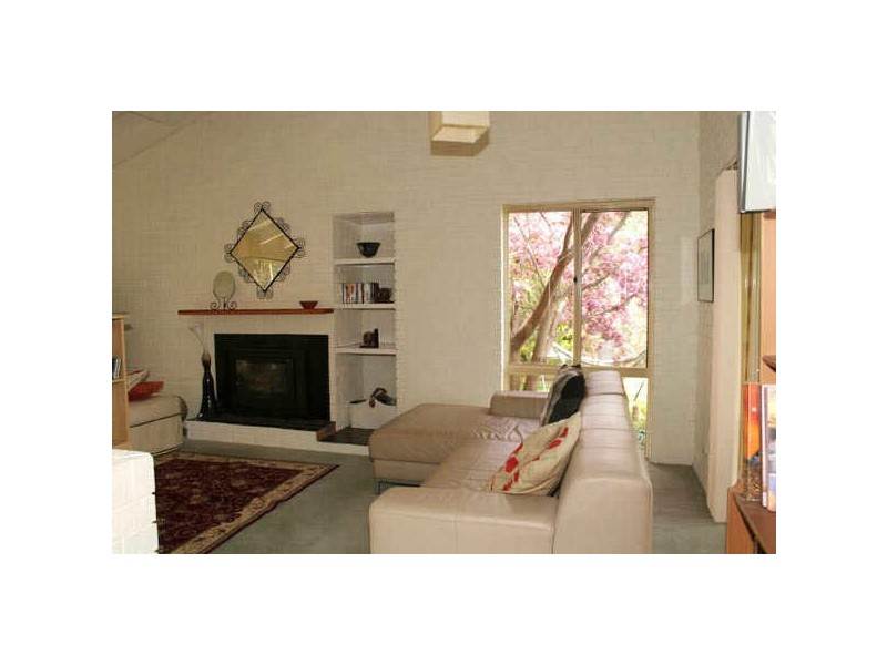 77 Carter Crescent, Calwell ACT 2905