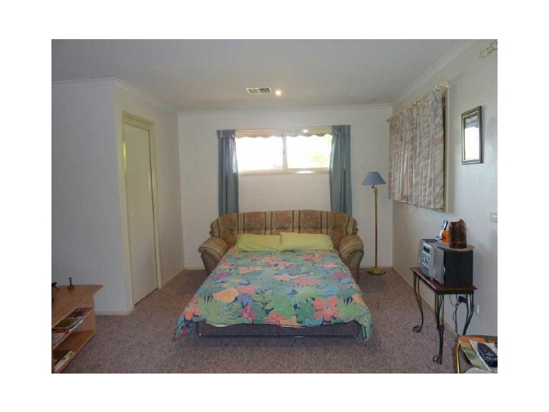 40 Ashcroft Crescent, Monash ACT 2904