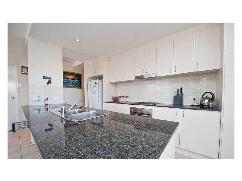 24/2 Eileen Good Street, Greenway ACT 2900