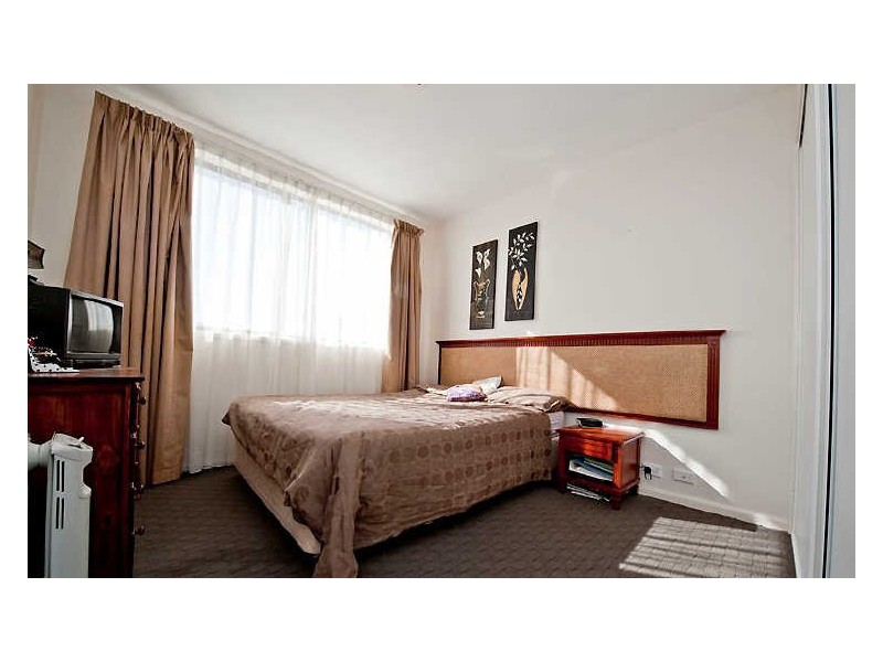 24/2 Eileen Good Street, Greenway ACT 2900