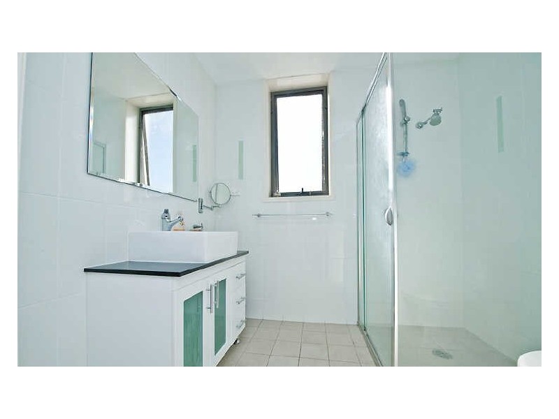 24/2 Eileen Good Street, Greenway ACT 2900