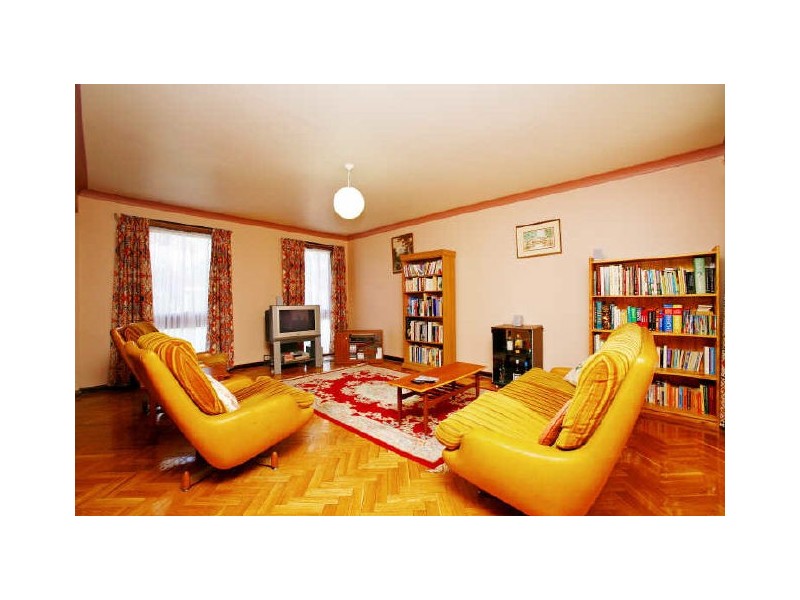 4 Feltus Place, Kambah ACT 2902