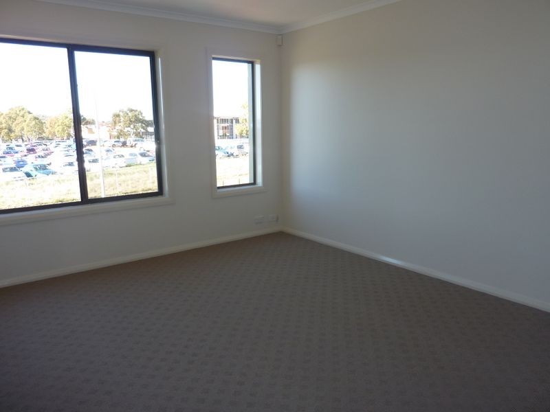 104 Eileen Good Street, Greenway ACT 2900