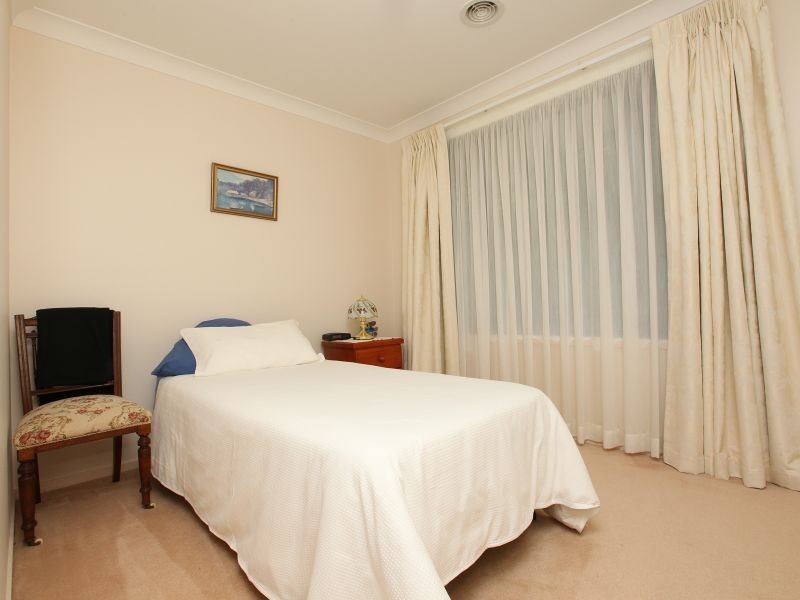 7 Jerome Place, Gordon ACT 2906