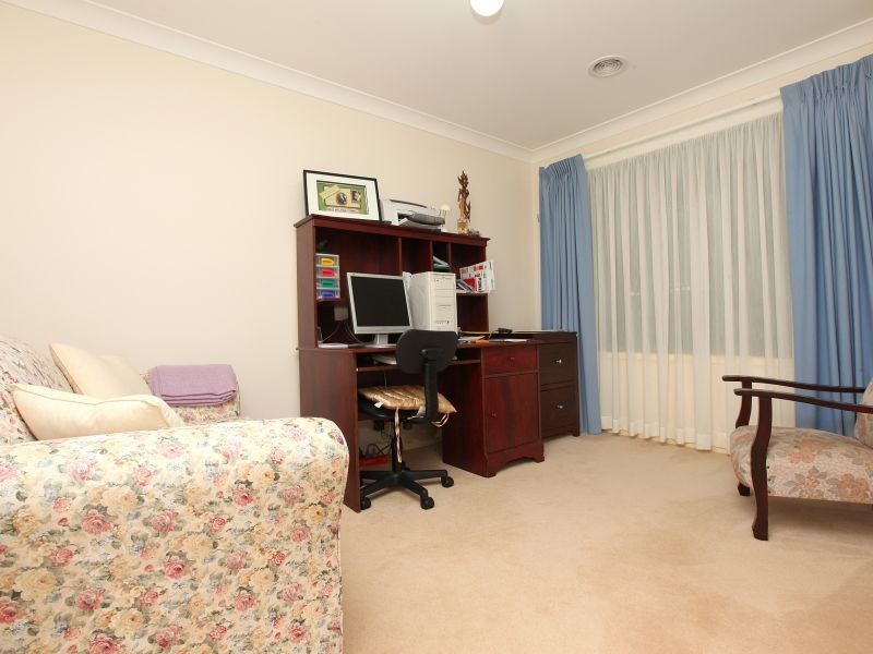 7 Jerome Place, Gordon ACT 2906