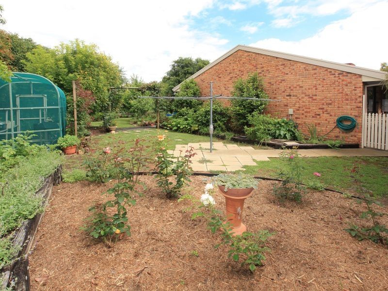 7 Jerome Place, Gordon ACT 2906