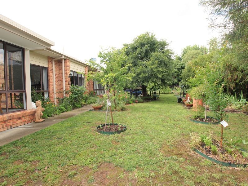 7 Jerome Place, Gordon ACT 2906