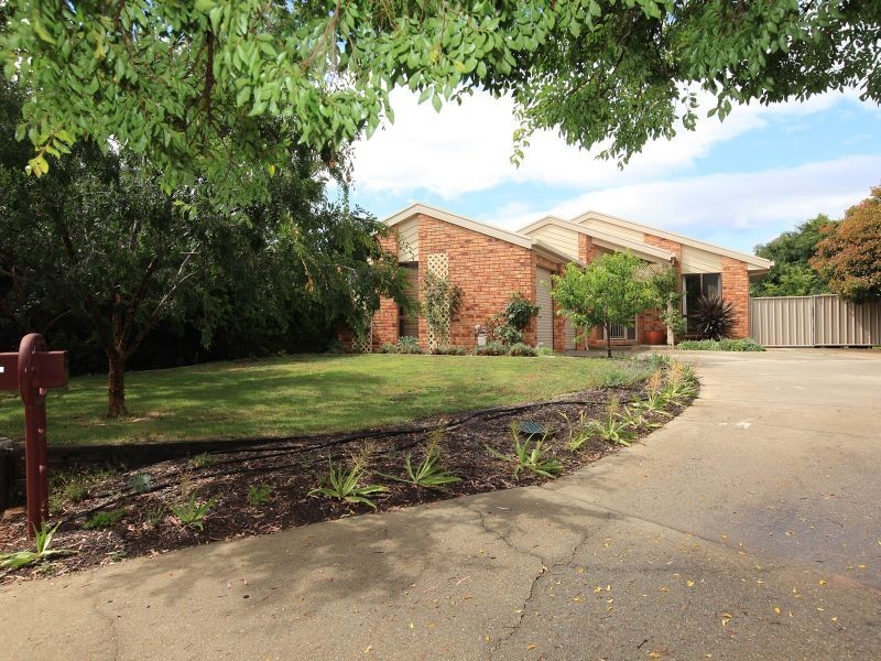 7 Jerome Place, Gordon ACT 2906