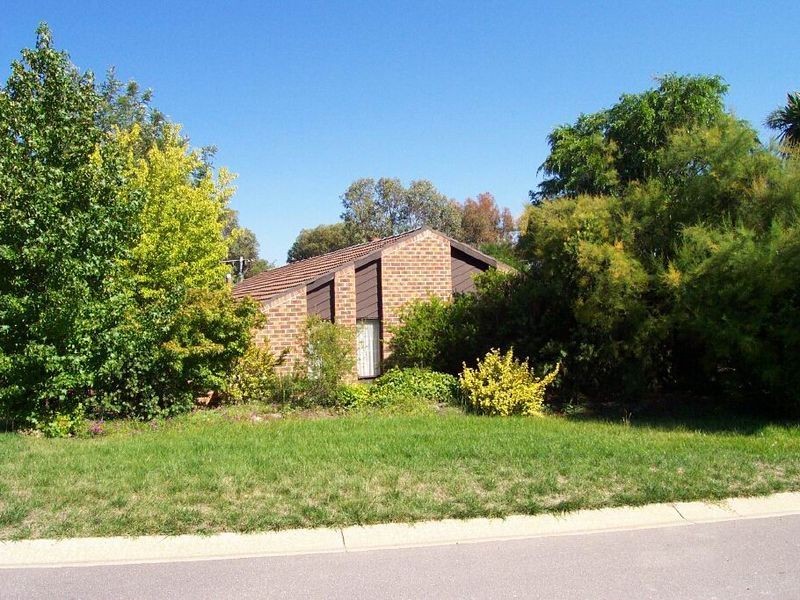 4 Wolfe Place, Gilmore ACT 2905