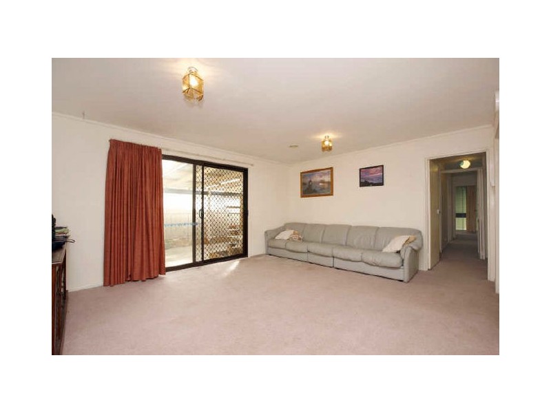 16 Carleton Street, Kambah ACT 2902