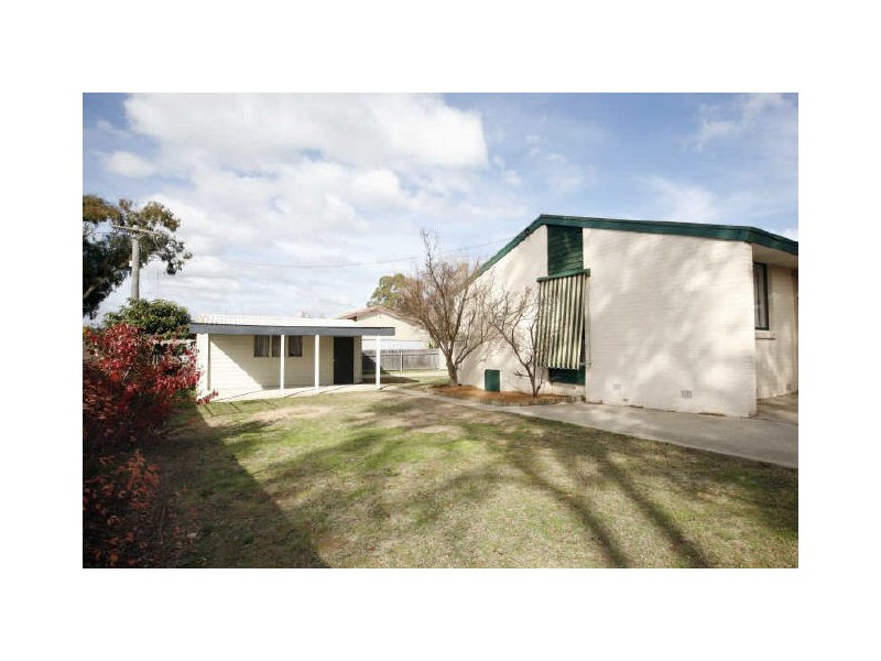 16 Carleton Street, Kambah ACT 2902