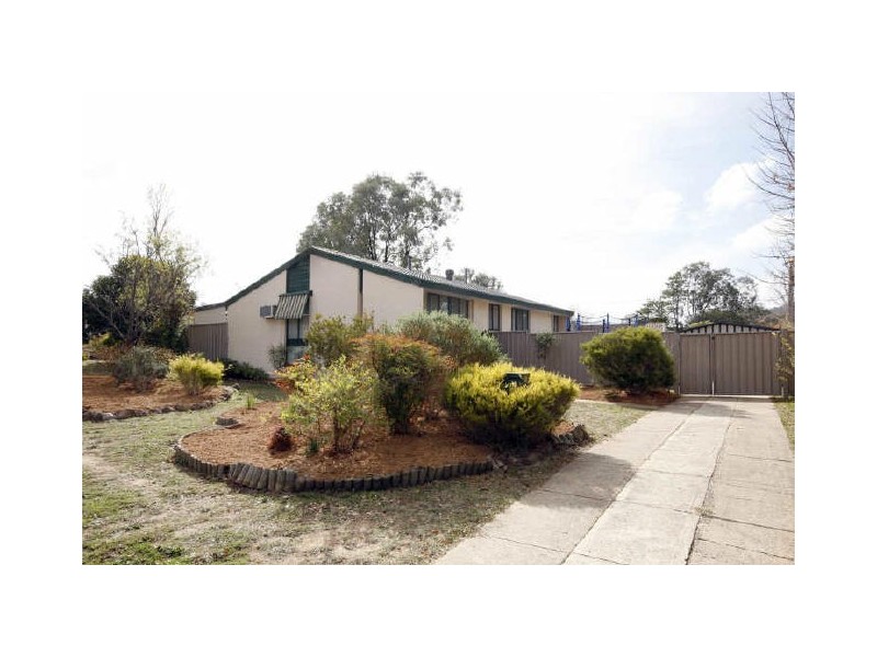 16 Carleton Street, Kambah ACT 2902
