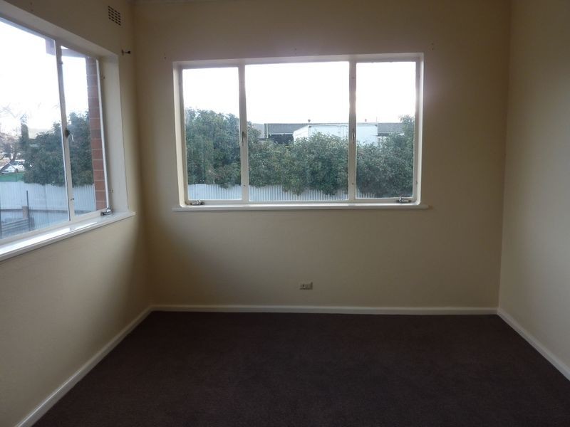 35 Ernest Street, Queanbeyan NSW 2620