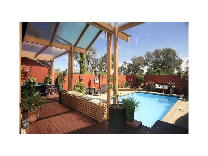 8/22 Namatjira Drive, Weston ACT 2611