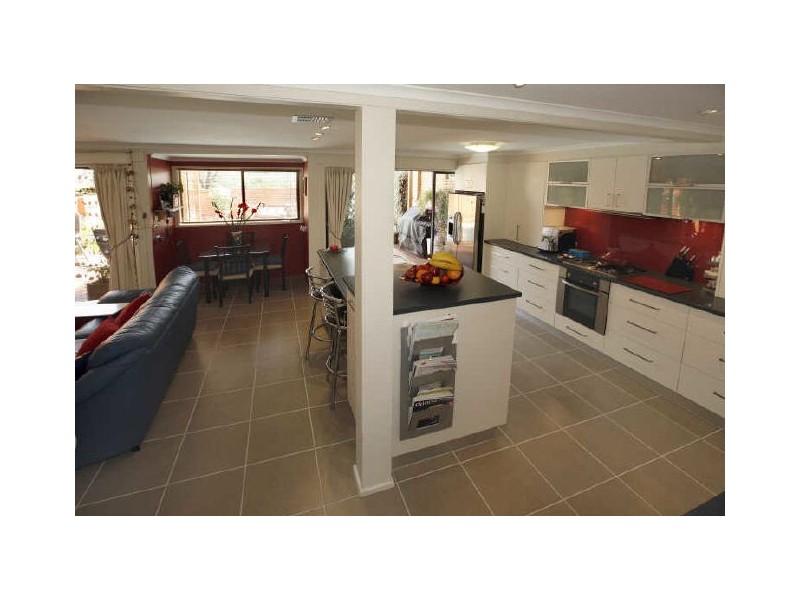 8/22 Namatjira Drive, Weston ACT 2611