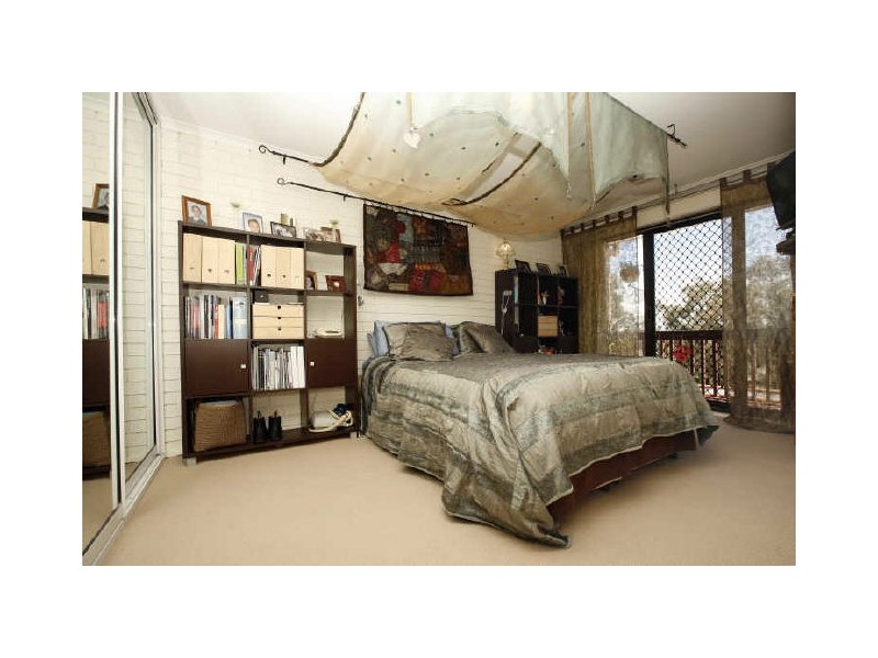 8/22 Namatjira Drive, Weston ACT 2611