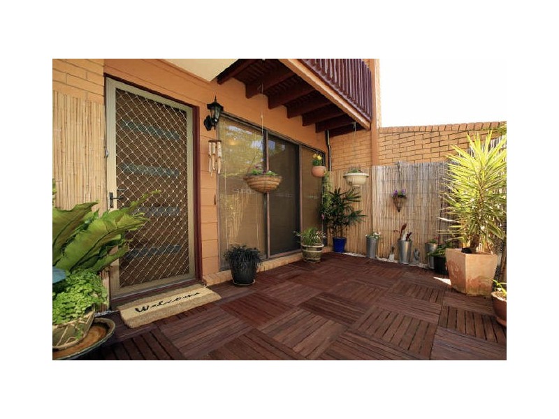 8/22 Namatjira Drive, Weston ACT 2611