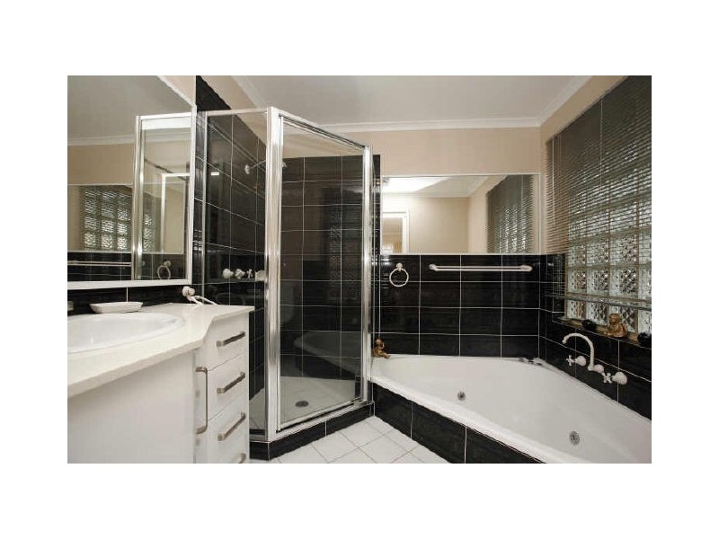 17 Russell Drysdale Crescent, Conder ACT 2906