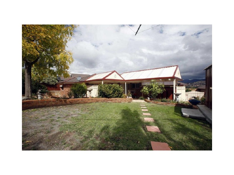 17 Russell Drysdale Crescent, Conder ACT 2906