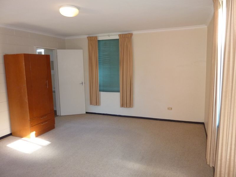 1/20 Carrington Street, Queanbeyan NSW 2620