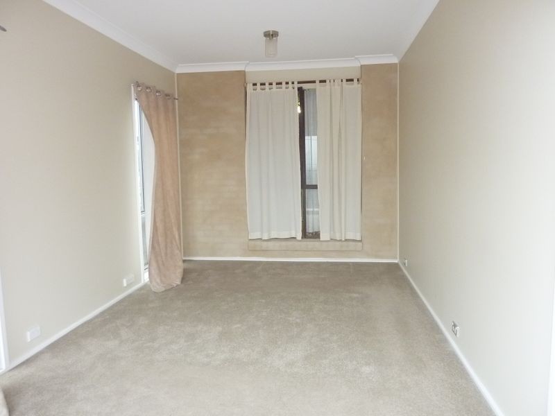 105 Outtrim Avenue, Calwell ACT 2905