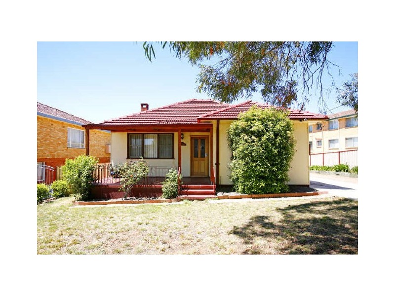 54 Crest Road, Queanbeyan NSW 2620