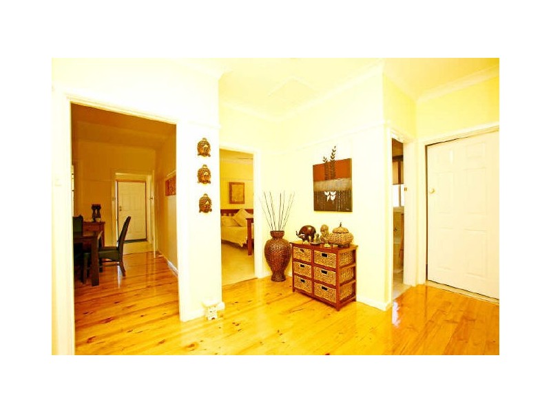 54 Crest Road, Queanbeyan NSW 2620