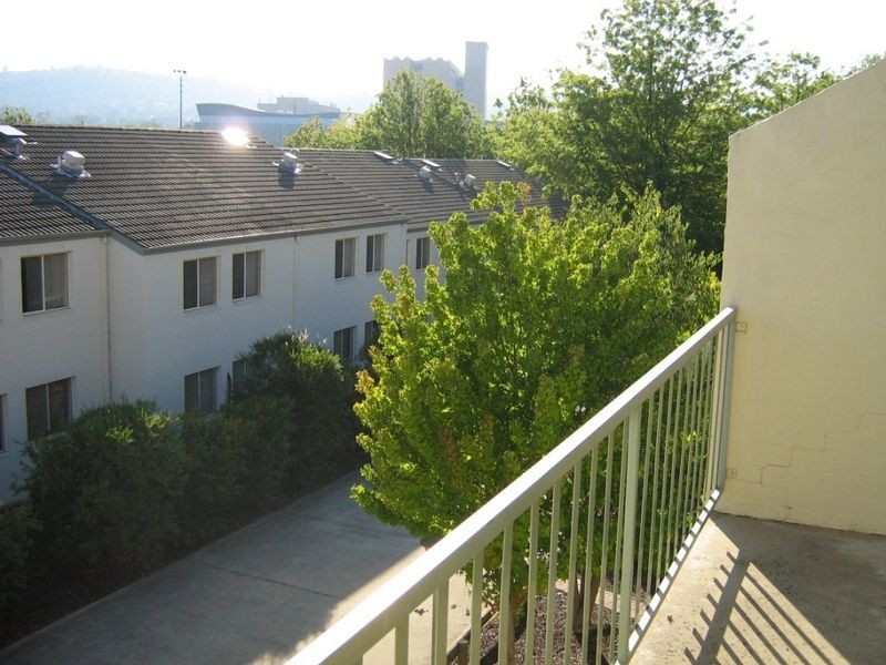 6/4 Antis Street “Norfolk Gardens”, Phillip ACT 2606