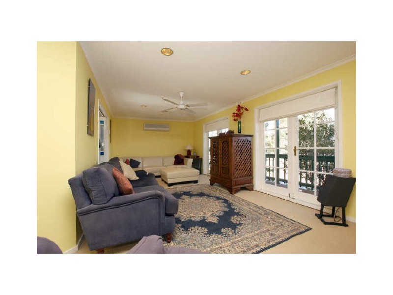 27 Clare Dennis Avenue, Gordon ACT 2906