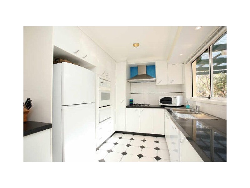 27 Clare Dennis Avenue, Gordon ACT 2906