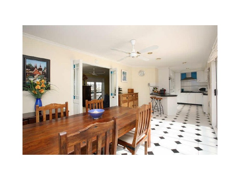 27 Clare Dennis Avenue, Gordon ACT 2906