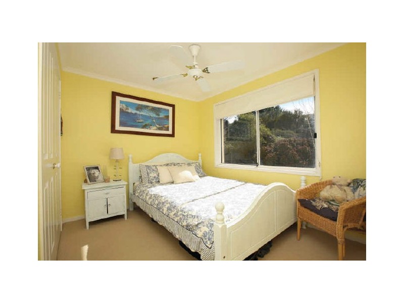 27 Clare Dennis Avenue, Gordon ACT 2906
