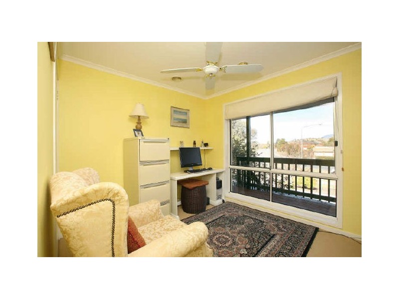 27 Clare Dennis Avenue, Gordon ACT 2906