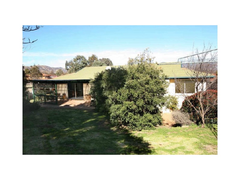 27 Clare Dennis Avenue, Gordon ACT 2906