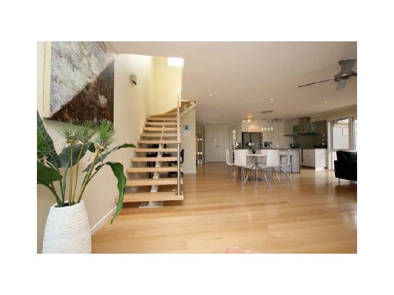 37 Dash Crescent, Fadden ACT 2904