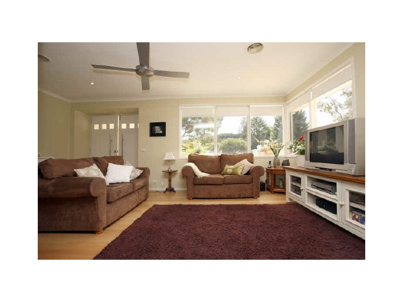 37 Dash Crescent, Fadden ACT 2904