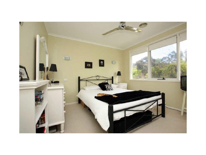 37 Dash Crescent, Fadden ACT 2904