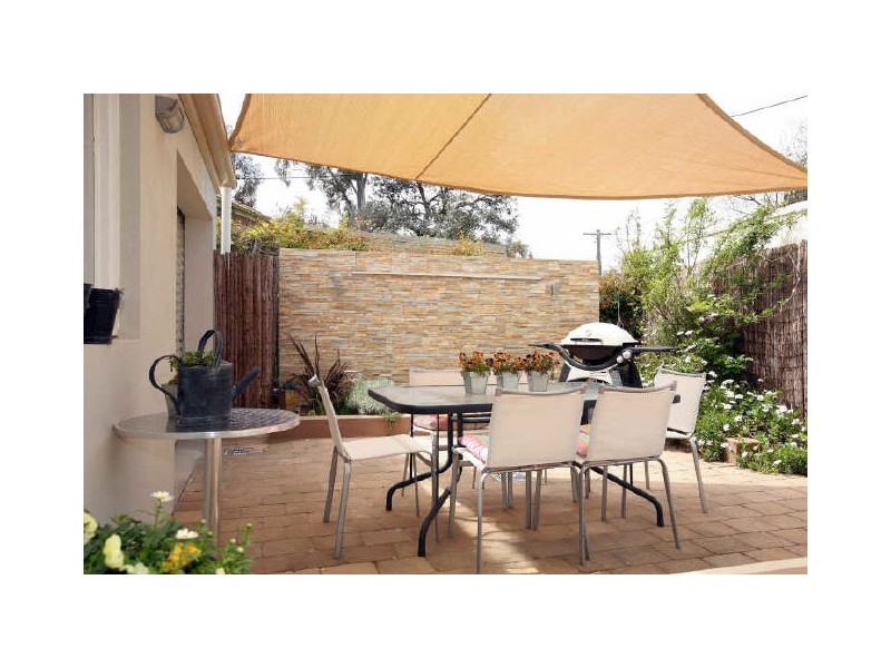 37 Dash Crescent, Fadden ACT 2904