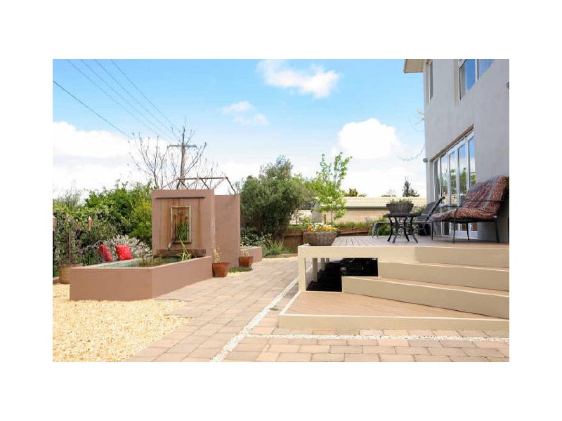 37 Dash Crescent, Fadden ACT 2904