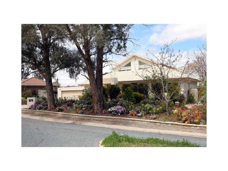 37 Dash Crescent, Fadden ACT 2904