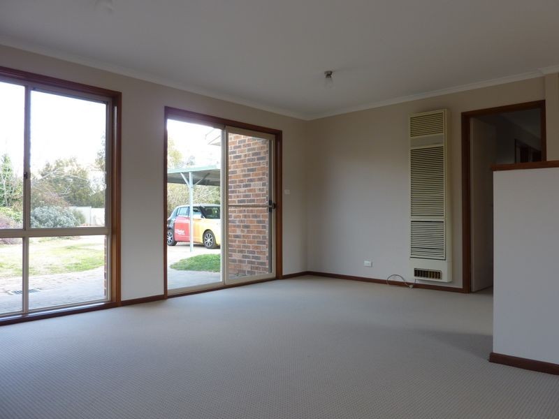 4 McHale Place, Gordon ACT 2906