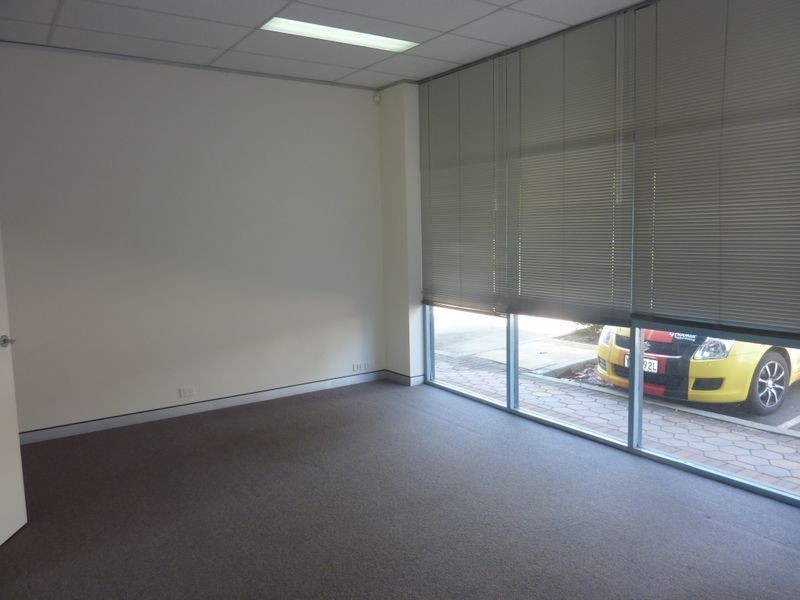 2/4 Montford Avenue, Lyneham ACT 2602