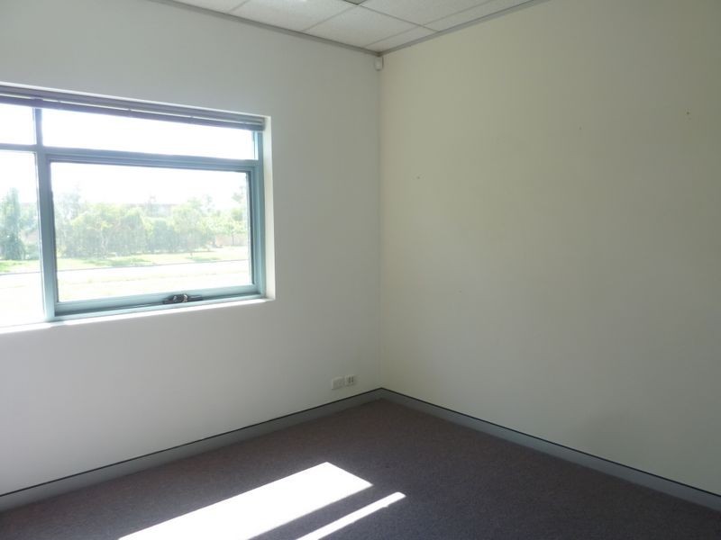 2/4 Montford Avenue, Lyneham ACT 2602