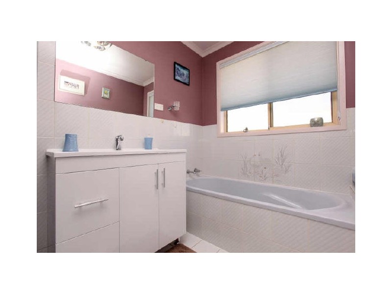 9 Clucas Place, Bonython ACT 2905