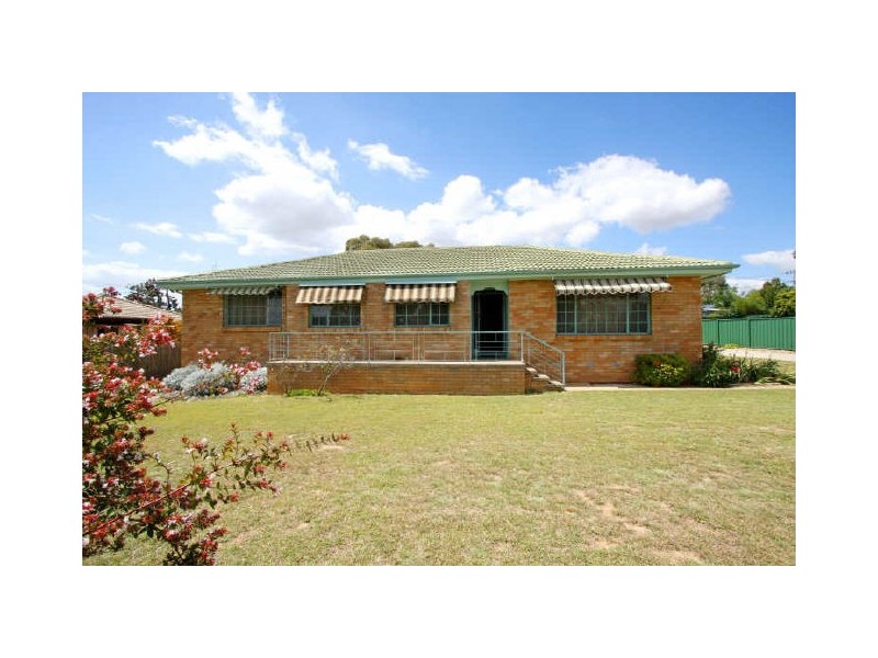 39 Calder Crescent, Holder ACT 2611