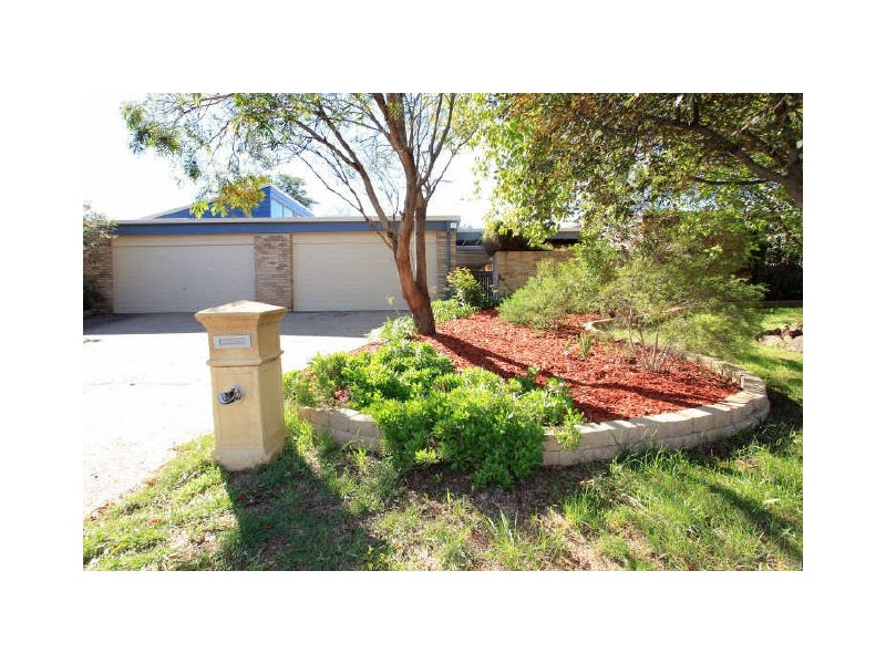 35 Parkview Crescent, Jerrabomberra NSW 2619