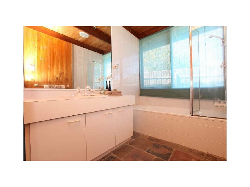 35 Parkview Crescent, Jerrabomberra NSW 2619