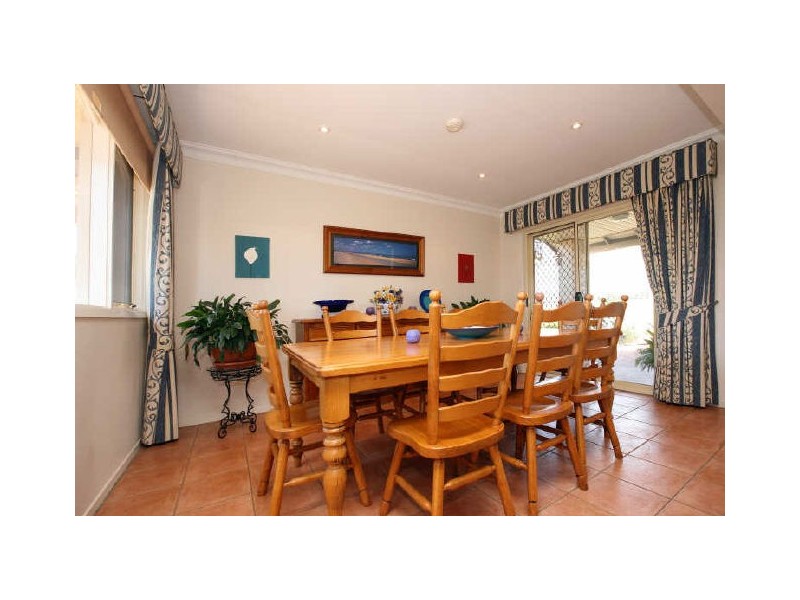 49 Ullamulla Crescent, Queanbeyan NSW 2620