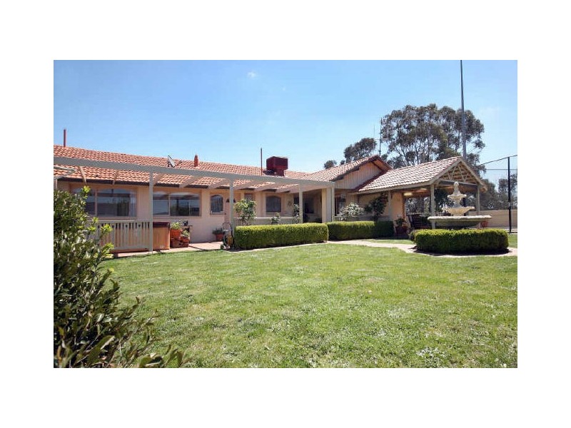 49 Ullamulla Crescent, Queanbeyan NSW 2620